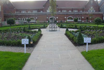 Maintained hospital landscape